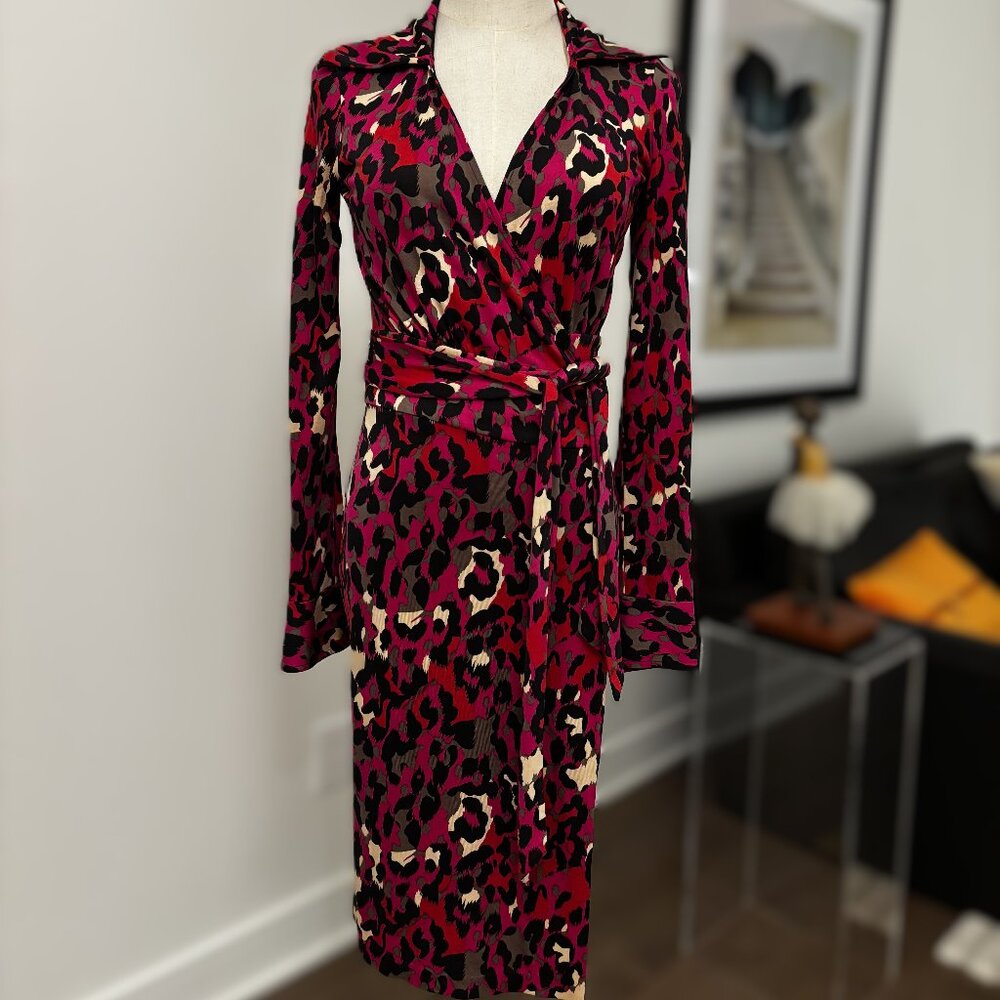 Diane von Furstenberg Vintage Silk Wrap Dress Animal Print US 6